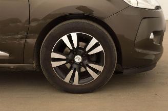 Citroën DS3 1.6 e-HDi So Chic picture 30