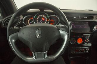 Citroën DS3 1.6 e-HDi So Chic picture 9