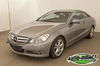 Vaurioauto  passenger cars Mercedes E-klasse E200 Coupé Motorschade 2010/10