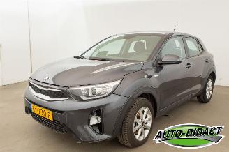 krockskadad bil auto Kia Stonic 1.2 MPi 66.962 km Comfortplusline Navigator 2018/2
