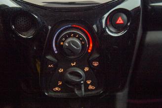 Toyota Aygo 1.0 VVT-i 77.320 km x-cite picture 10