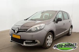 skadebil auto Renault Scenic 1.2 TCE Bose Navi 2016/2