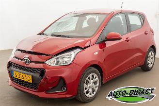 krockskadad bil auto Hyundai I-10 1.0i Comfort 34.909 km 2019/9
