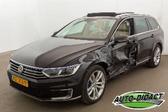 Voiture accidenté Volkswagen Passat GTE 1.4 TSI Variant Connected Series Plus 2016/12