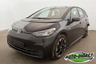 Damaged car Volkswagen ID.3 Pro 107 kw Leer 2023/2