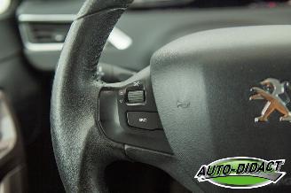 Peugeot 2008 1.2 PureTech 82.525 km Airco Navi Blue Lion picture 13