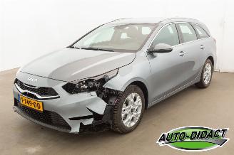 krockskadad bil auto Kia Ceed Sportswagon 1.5 T-GDI 56.574 km Dynamicline 2023/5