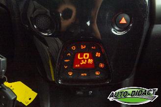 Peugeot 108 1.2 VTi Allure Clima Cruise Control picture 8