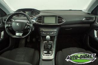 Peugeot 308 1.2 Clima Navi Pano Camera picture 23