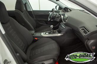 Peugeot 308 1.2 Clima Navi Pano Camera picture 19