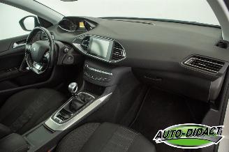 Peugeot 308 1.2 Clima Navi Pano Camera picture 20