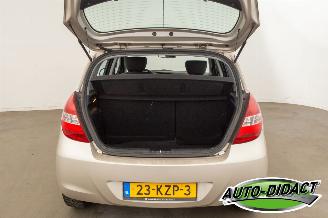 Hyundai I-20 1.2i Clima Business Edition picture 35