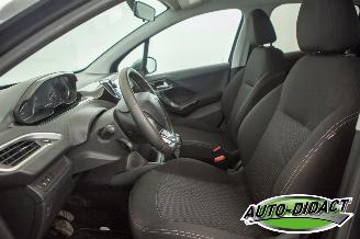 Peugeot 208 1.2 Airco Navi picture 23