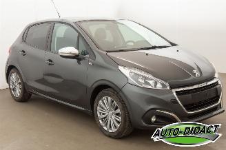 Peugeot 208 1.2 Airco Navi picture 2