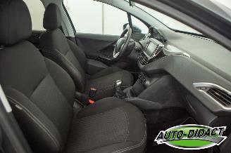 Peugeot 208 1.2 Airco Navi picture 17
