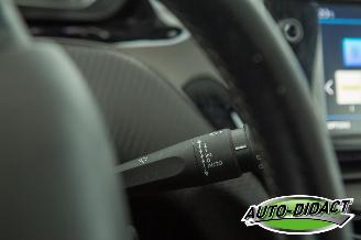 Peugeot 2008 1.2 Clima Navi Pano 111.327 km picture 16