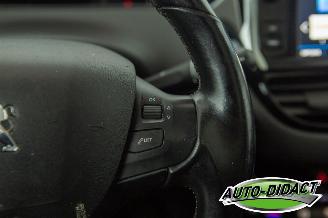 Peugeot 2008 1.2 Clima Navi Pano 111.327 km picture 14
