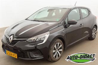 skadebil auto Renault Clio 1.6 E-Tech Hybrid Automaat 59.938 km Clima 145 Equilibre 2022/12