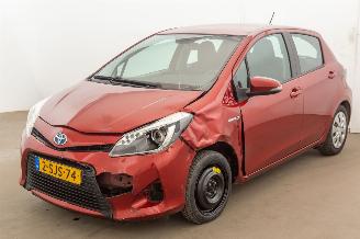 skadebil auto Toyota Yaris 1.5 Full Hybrid 89.456 km Clima Aspiration 2013/10