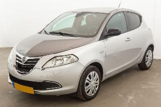 krockskadad bil auto Lancia Ypsilon 0.9 TwinAir Automaat 127.914 km Airco Gold 2013/11
