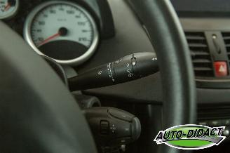 Peugeot 207 1.4 VTi X-line Airco picture 14