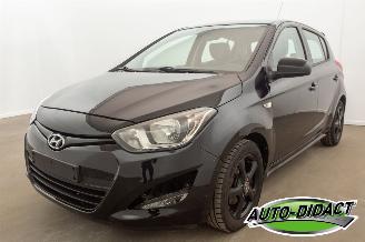 damaged passenger cars Hyundai I-20 1.2 Airco Leder 2015/3