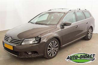 Vaurioauto  passenger cars Volkswagen Passat 1.6 TDI Clima Navi Comfort Executive Line BlueMotion 2012/6