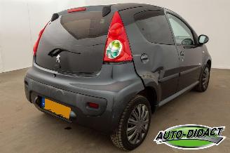 Peugeot 107 1.0-12V Airco Millesim 200 picture 4
