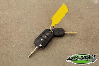 Peugeot 2008 1.6 BlueHDi Clima Navi Blue Lease Executive picture 27