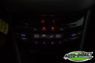 Peugeot 2008 1.6 BlueHDi Clima Navi Blue Lease Executive picture 8