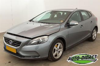 Unfallwagen Volvo V-40 1.6 T2 Clima Navi MOTORSCHADE Kinetic 2014/10