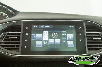 Peugeot 308 SW 1.2 PureTech Clima Navi Pano Style picture 8