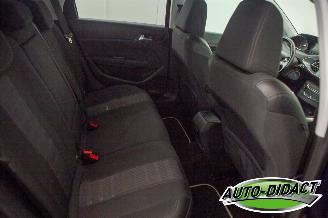 Peugeot 308 1.6 BlueHDi Clima Navi Camera Feline picture 21