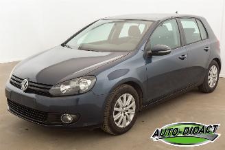 Vaurioauto  passenger cars Volkswagen Golf 1.6 TDI BlueMotion Clima Navi 2012/6