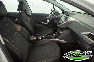 Peugeot 2008 1.2 Airco Active picture 18