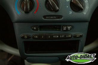 Toyota Yaris 1.3-16V Automaat Airco VVT-i Sol picture 9