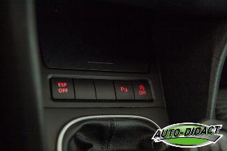 Volkswagen Golf 1.6 TDI Navi Clima picture 11