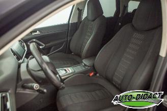 Peugeot 308 1.6 HDI Automaat Clima Navi Féline picture 24