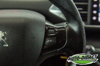 Peugeot 308 1.6 HDI Automaat Clima Navi Féline picture 13