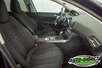 Peugeot 308 1.6 HDI Automaat Clima Navi Féline picture 18