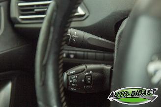 Peugeot 308 1.6 HDI Automaat Clima Navi Féline picture 14