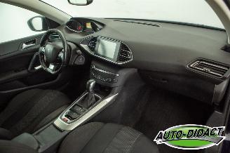 Peugeot 308 1.6 HDI Automaat Clima Navi Féline picture 16