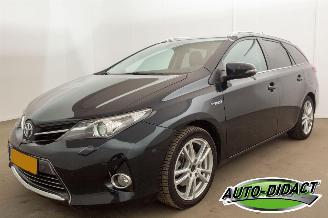 Unfallwagen Toyota Auris Touring Sports 1.8 Hybrid Clima Navi Camera Pano Executive 2015/1