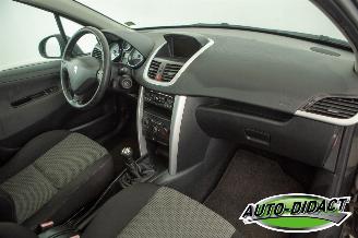 Peugeot 207 1.6 VTi Airco Pano Première picture 15