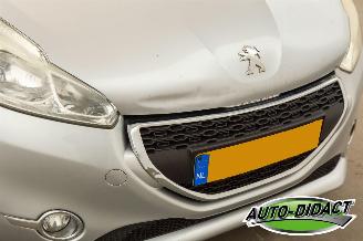 Peugeot 208 1.4 VTi Envy Clima picture 37