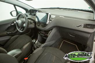 Peugeot 208 1.4 VTi Envy Clima picture 15