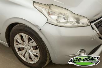 Peugeot 208 1.4 VTi Envy Clima picture 38