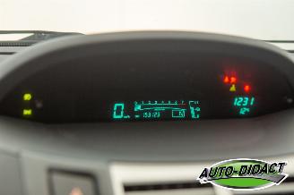 Toyota Yaris 1.3 VVTi Automaat Elek dak Clima Luna MMT picture 10