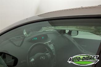 Toyota Yaris 1.3 VVTi Automaat Elek dak Clima Luna MMT picture 31