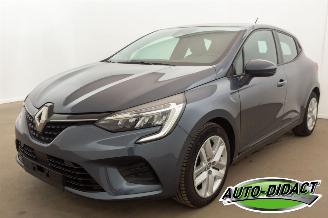 krockskadad bil auto Renault Clio 1.0 TCe 90 Navi Airco Techno 2022/6